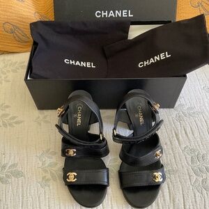 Chanel sandals black